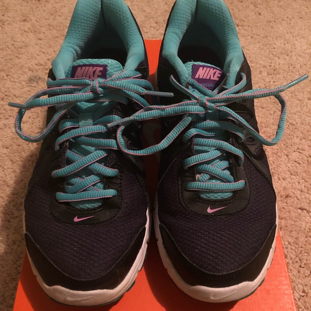 Nike Revolution 2 Women’s Size 8